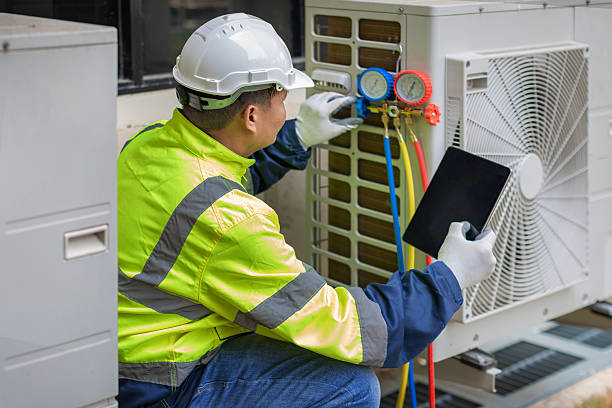 Professional Hvac technician working in Laurel, VA